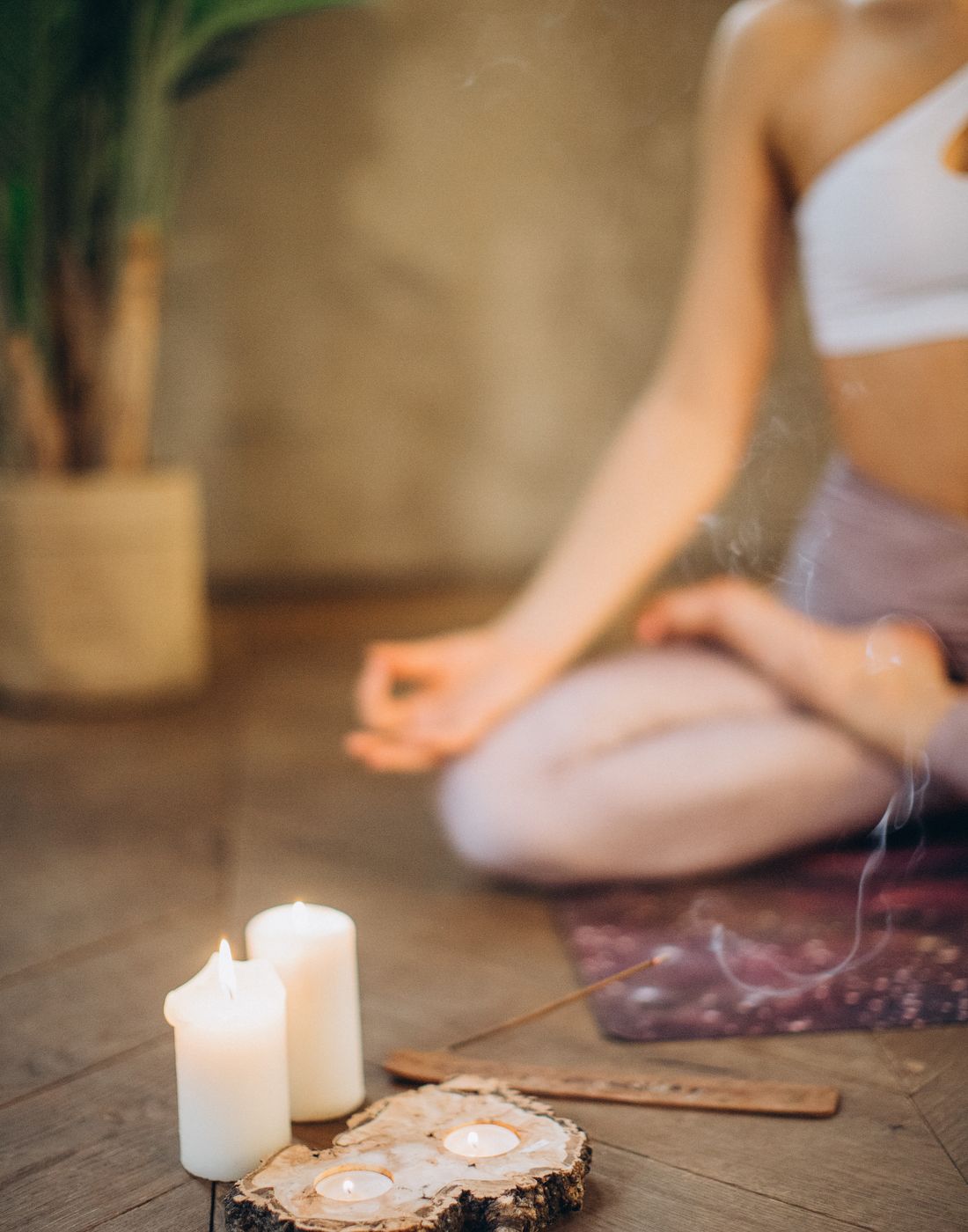 Meditazione a lume di candela nello studio Prana
